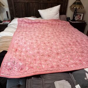 Pottery Barn kids Twin or full Quilt Pink Floral Pink Shabby Chic 70 X 82 + Sham